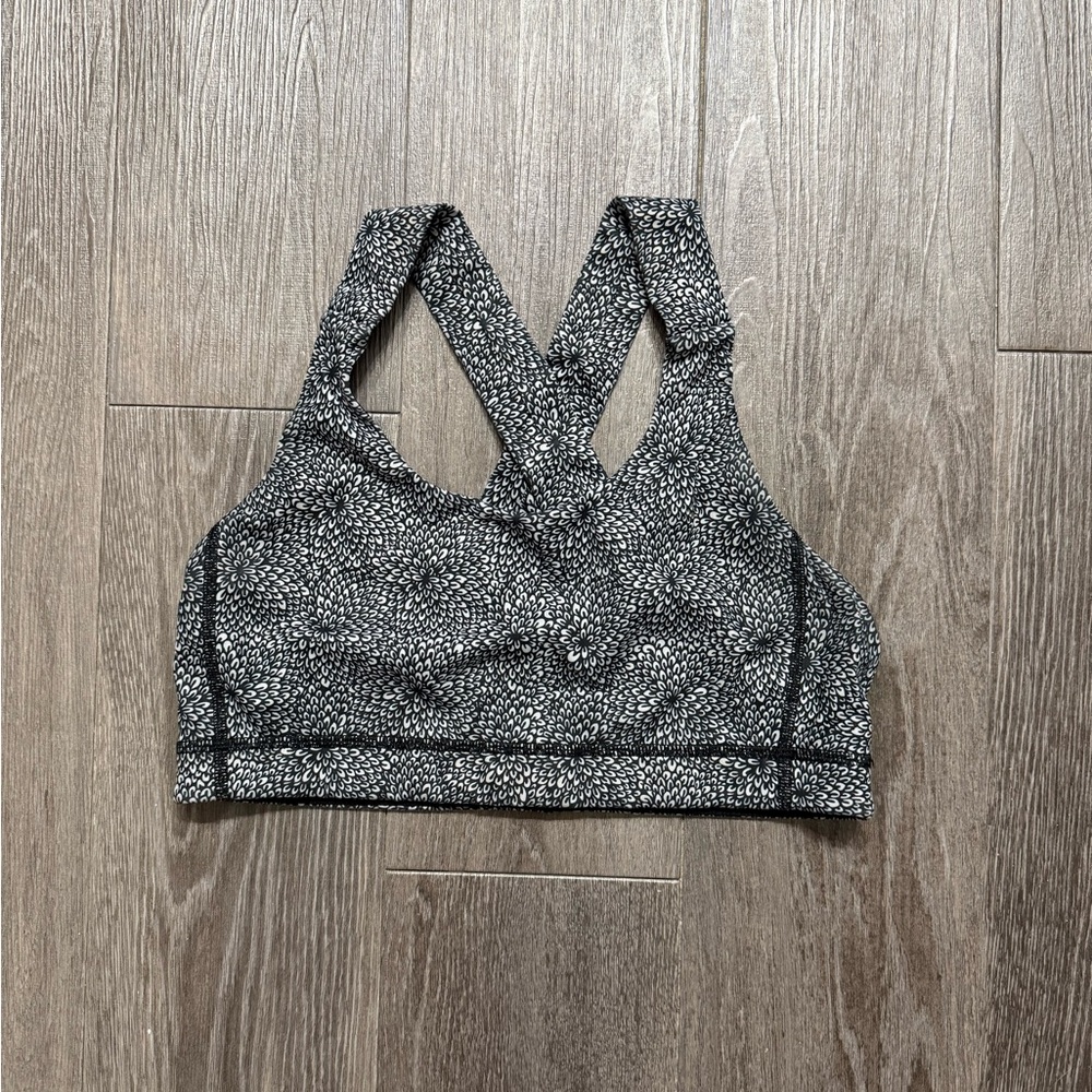 Lululemon sports bra